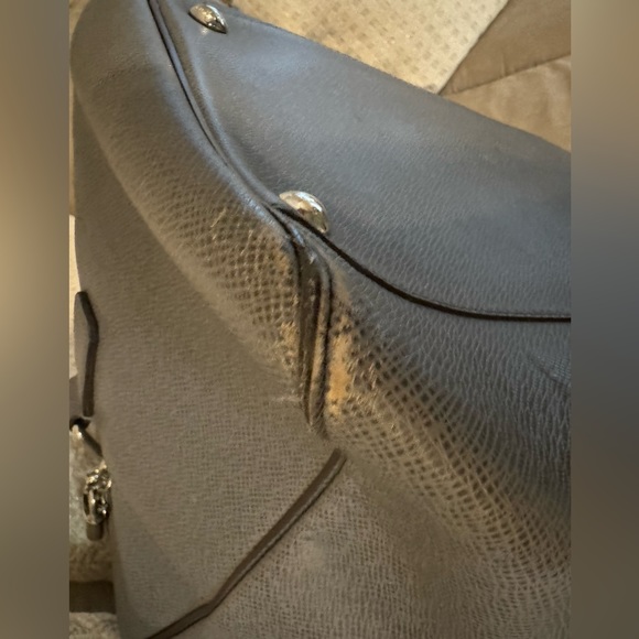 LOUIS VUITTON Neo Kendall Taiga Leather Travel Bag with LV keychain - Picture 9 of 15